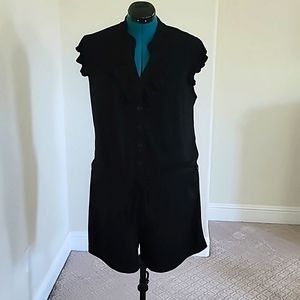 Torrid keyhole ruffled short sleeve romper